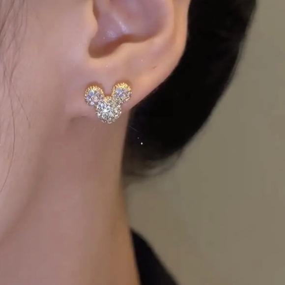 Mickey Mouse shaped silver sparkling earrings - Picture 3 of 5